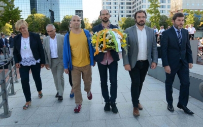 Els portaveus de Guanyem, CiU, Crida per Sabadell, Unitat pel Canvi, l'alcalde Serracant, ERC i PSC aquest matí. Foto: Roger Benet